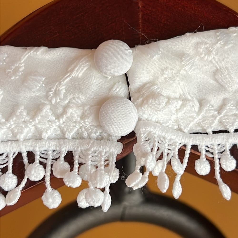 DO+BE Lace Halter Top - Picture 6 of 12
